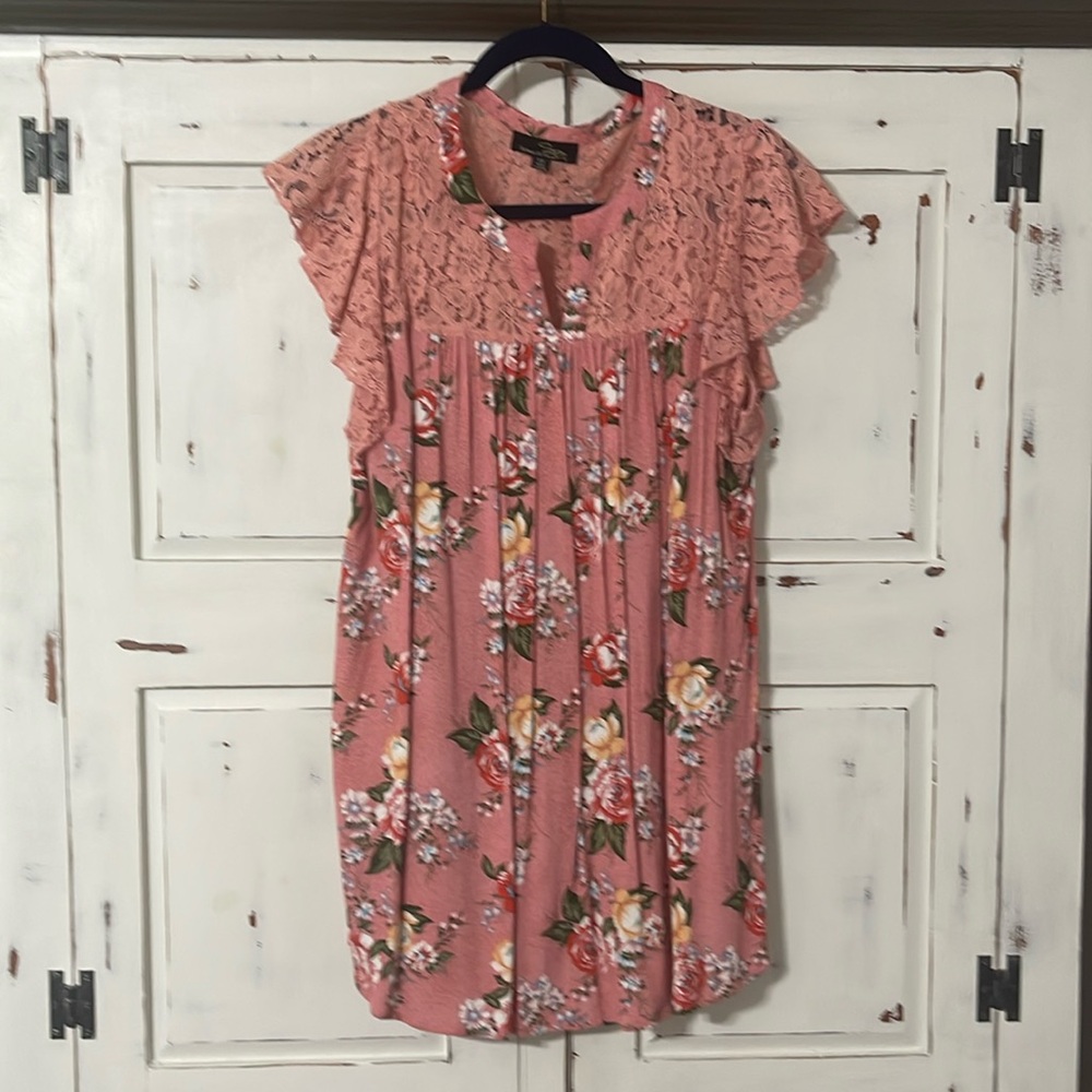 Suzanne Betro top